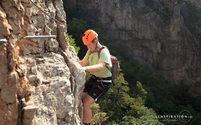 7 Ways to Reduce the Awkwardness of Lugging Around Your DSLR on a Day Hike