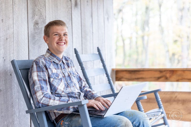 Example of a laughing smile, to an extreme