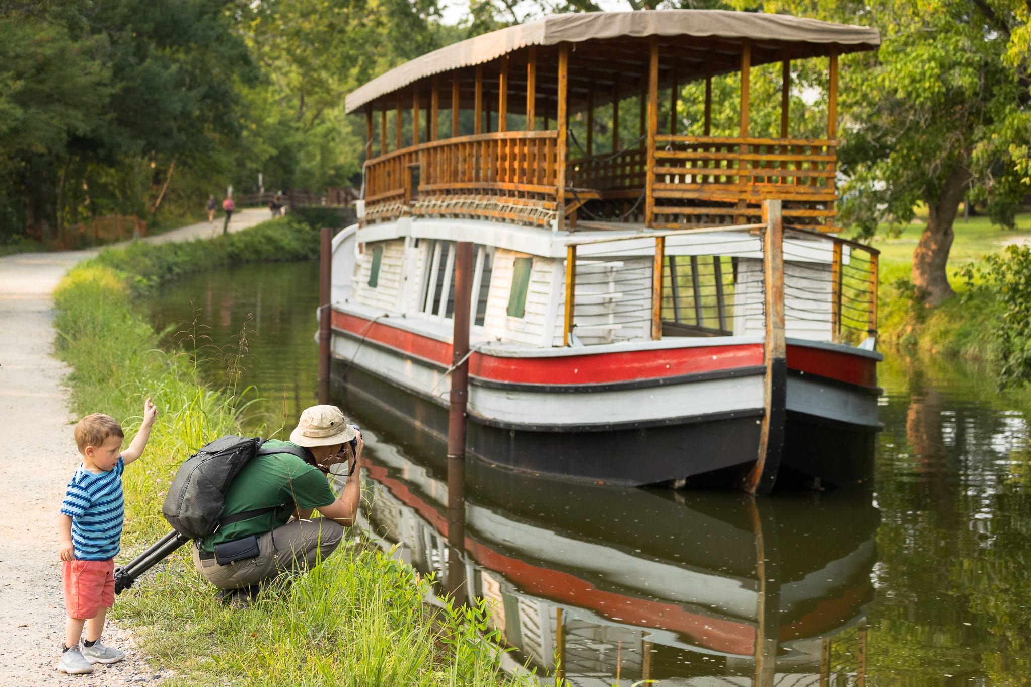 A house boat was the first thing we photographed on our hike